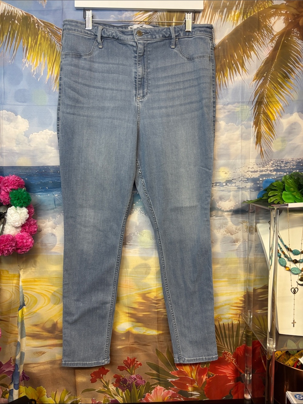 Hollister Curvy Ultra High Rise Light Wash Women's High-Rise Skinny Jeans